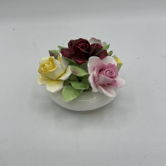 Royal Doulton Bowl of Flowers. - Picture 3 of 8